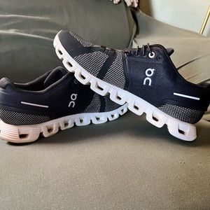 On Running Cloud 5 Shoes